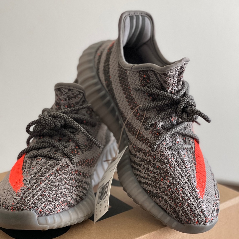 SOLD ๐ Yeezy Boost 350 V2 - Picture 1 of 7